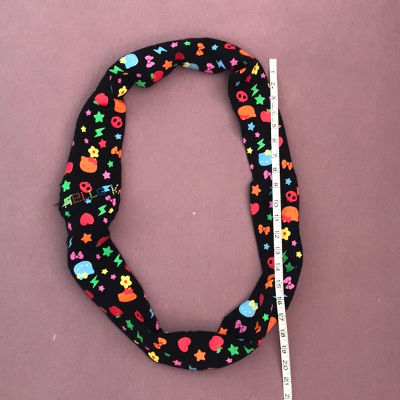 HELLO KITTY WOVEN INFINITY SCARF WITH FRINGE - Picture 2 of 3